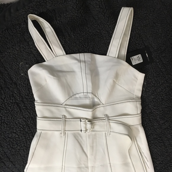 WHITE JUMPSUIT - Picture 5 of 7